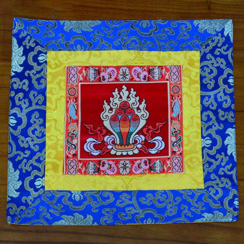 Prayer Altar Mat Meditation Strength Endless Knot Vajra Man-Bcu Kalachakra Auspicious Symbols