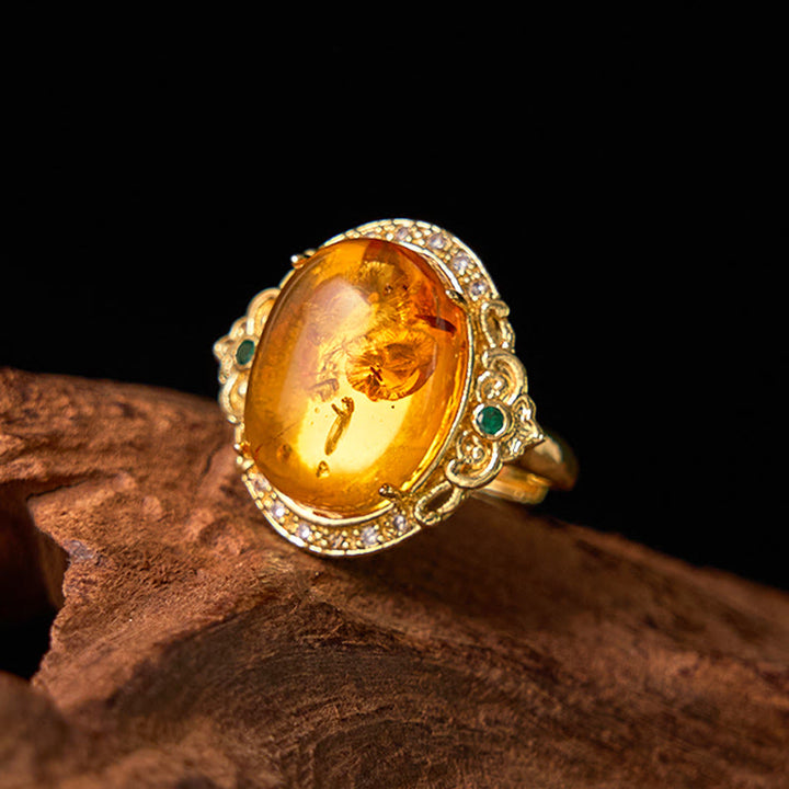 Buddha Stones Amber Flower Pigeon Egg Pattern Focus Ring