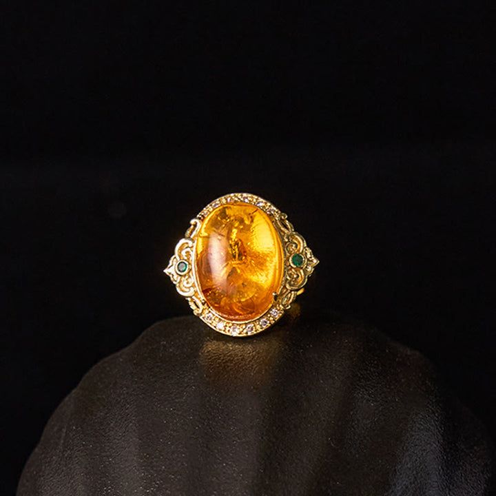 Buddha Stones Amber Flower Pigeon Egg Pattern Focus Ring