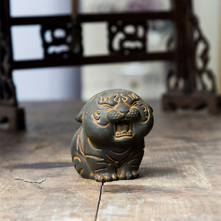 Buddha Stones Mini Cute Tiger Iron Powder Rust Cast Resin Statue Home Decoration