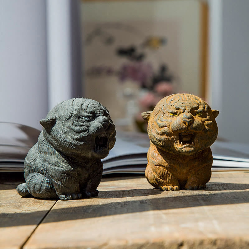 Buddha Stones Handmade Mini Roaring Tiger Iron Powder Rust Cast Resin Statue Home Decoration