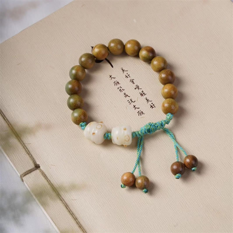 Buddha Stones Green Sandalwood Bodhi Seed Lucky Cat Positive Bracelet - Green Sandalwood(Wrist Circumference 14-15cm) - image 1