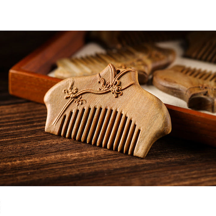 Green Sandalwood Flower Pattern Engraved Soothing Comb