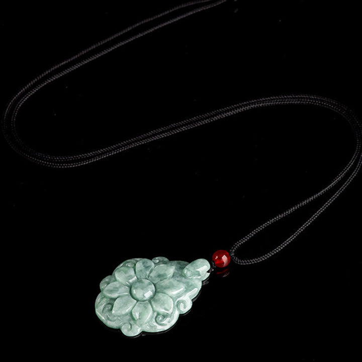 Buddha Stones Natural Jade Kalanchoe blossfeldiana Flower Pattern Luck Necklace Pendant