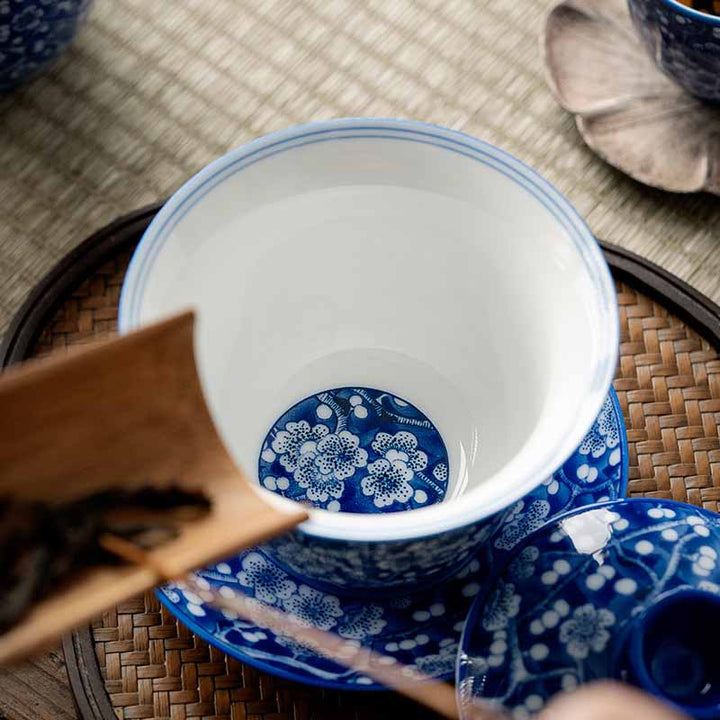 Buddha Stones Plum Blossom Blue And White Porcelain Ceramic Gaiwan Sancai Teacup Kung Fu Tea Cup And Saucer With Lid 185ml